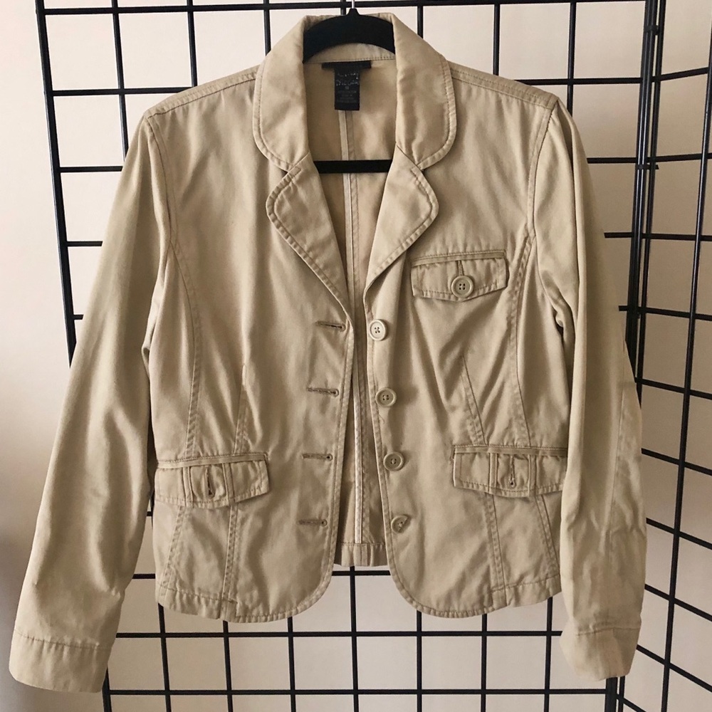 The Limited Women’s Jacket. Medium. Tan.